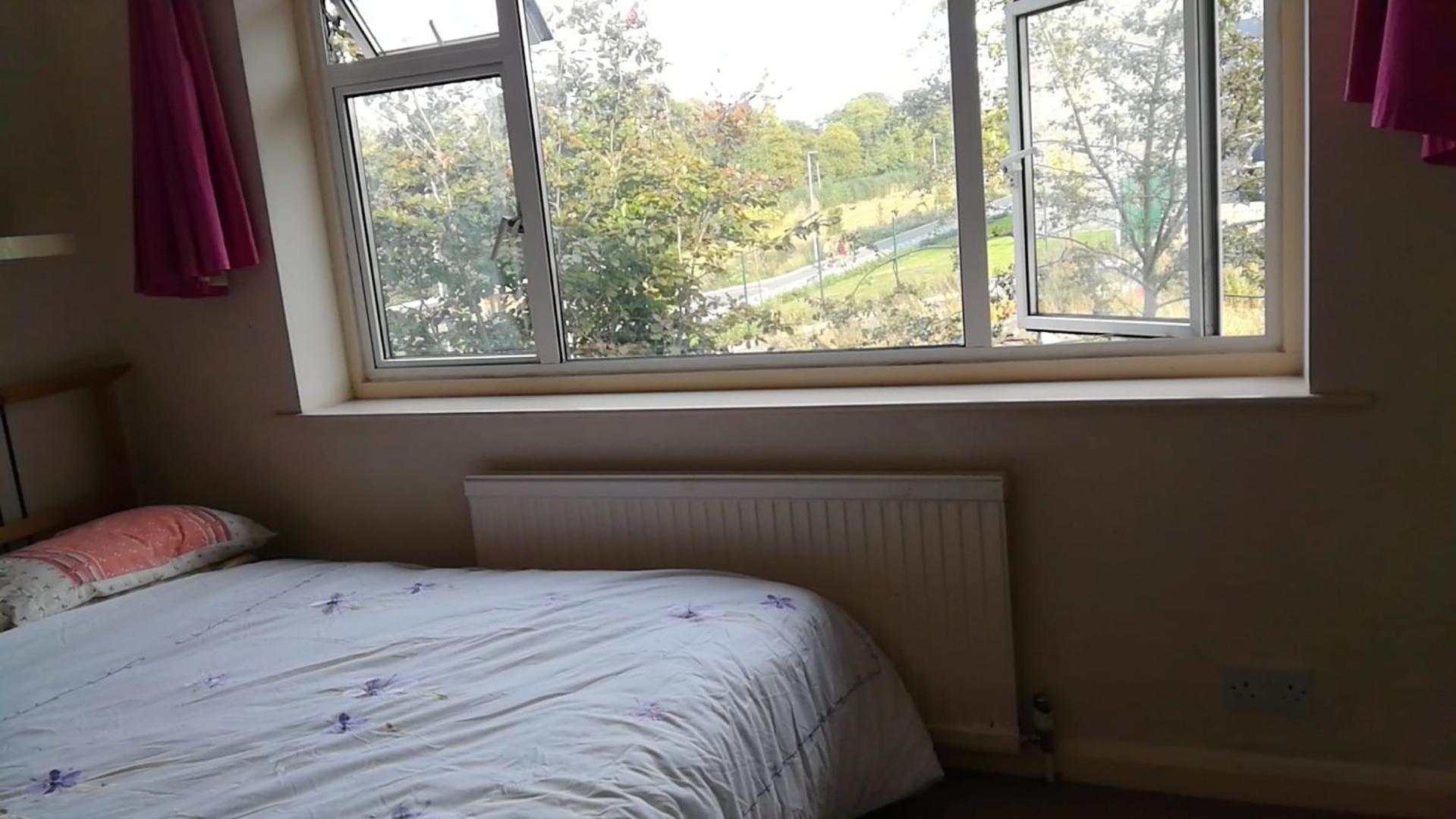 Many Worlds Meet: Spacious Family Stay near Wimbledon & London Croydon Exterior photo